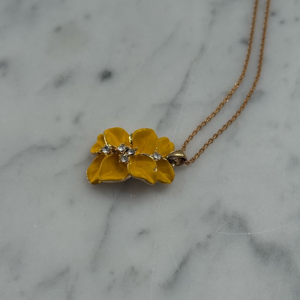Navachi 18K Gold Plated Crystal Yellow Flower Enamel Leaves Pendant Necklace 16” - Picture 6 of 7